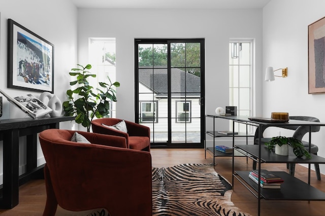 1510 Pease Rd, Austin, TX 78703 - living area with wood finished floors