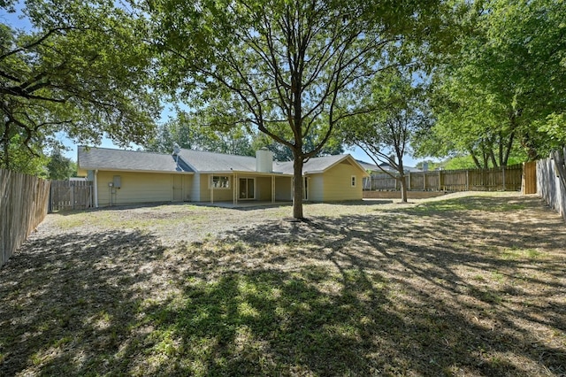 view of yard with a patio area