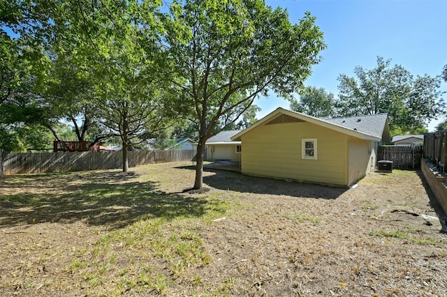 exterior space featuring a lawn