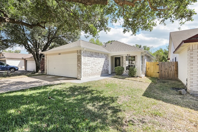 ranch-style house featuring a front lawn