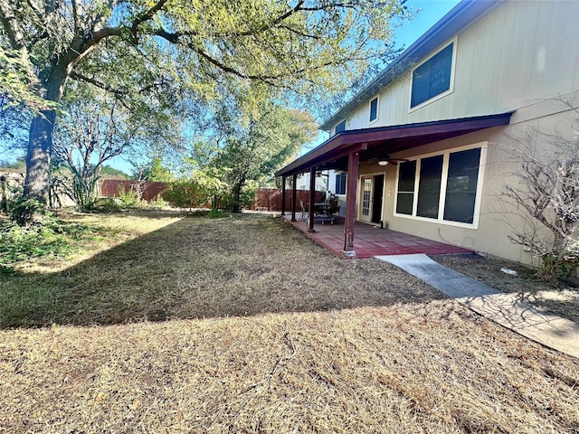 view of yard featuring a patio area