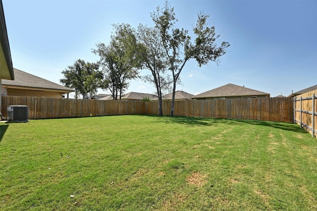 view of yard featuring cooling unit