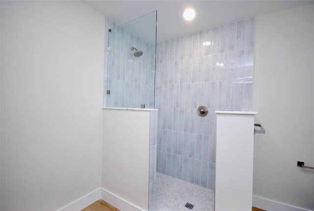 316 N Penn St, Flatonia, TX 78941 - bathroom with walk in shower and baseboards