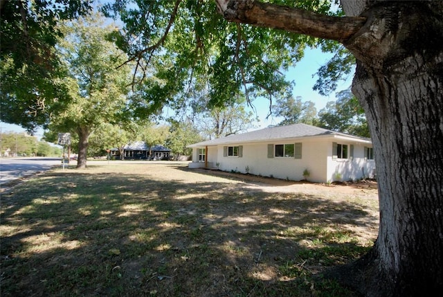 316 N Penn St, Flatonia, TX 78941 - view of yard