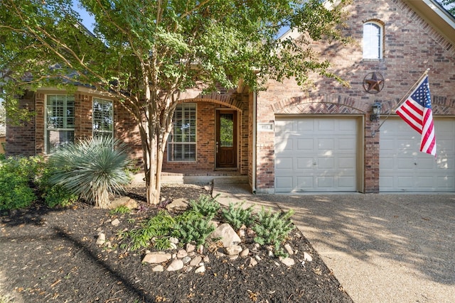 view of front facade featuring a garage