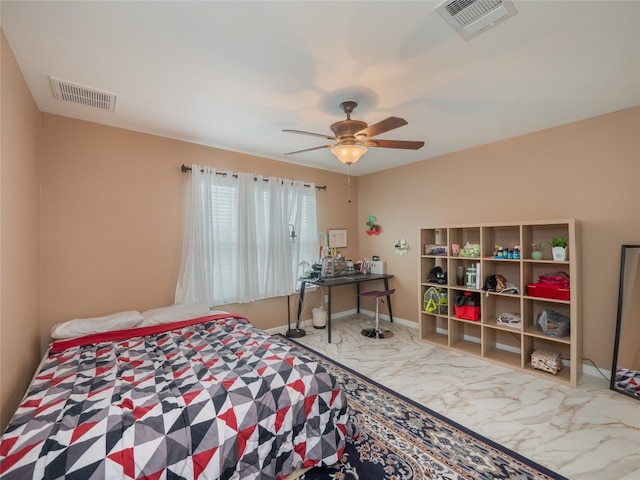 bedroom with ceiling fan