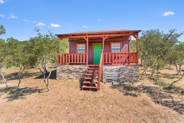 view of front of home featuring a porch