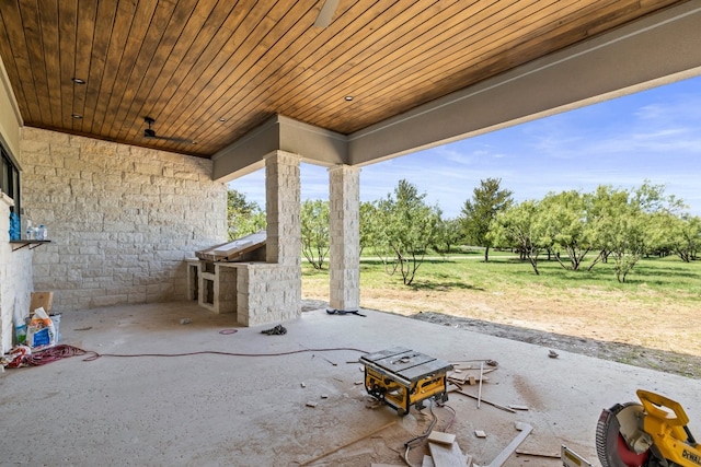 view of patio / terrace featuring an outdoor kitchen