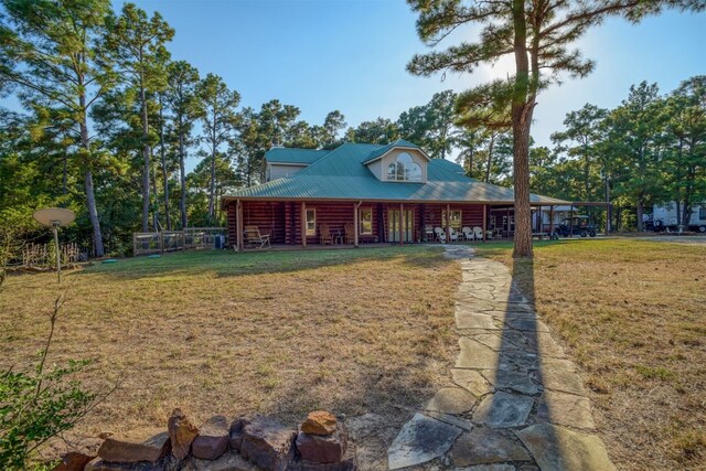 view of front of property with a front yard