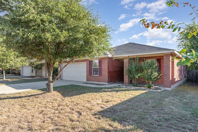 ranch-style house featuring a front yard