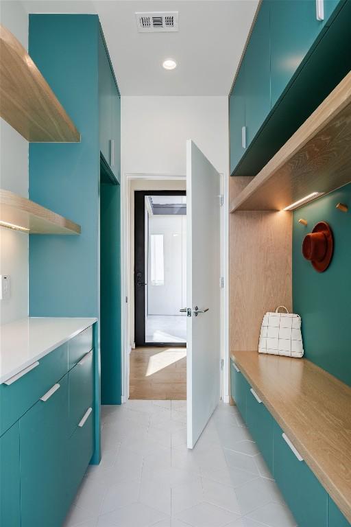 2112 Lawnmont Ave, Austin, TX 78756 - view of mudroom