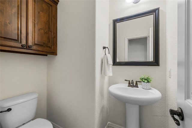 504 Pheasant Mdw, Liberty Hill, TX 78642 - bathroom featuring toilet