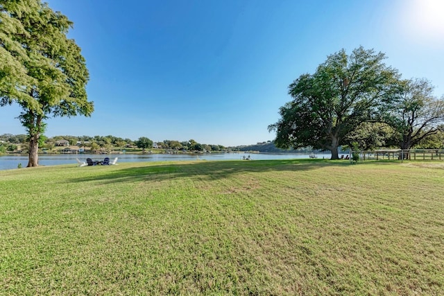 view of yard featuring a water view