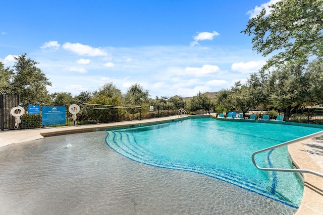 view of swimming pool