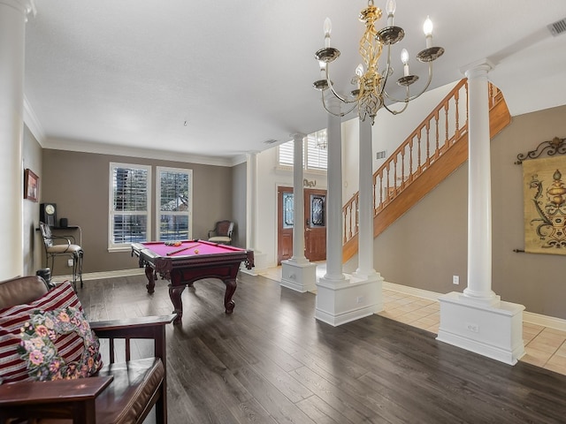 playroom featuring crown molding, hardwood / wood-style floors, a chandelier, and billiards