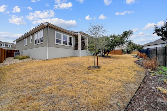 exterior space with a lawn