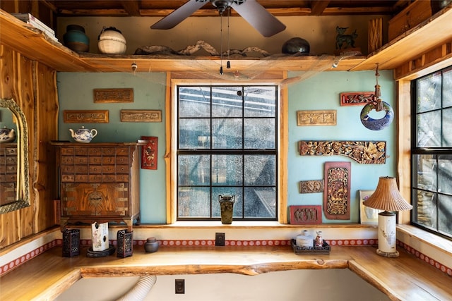 mudroom featuring a ceiling fan