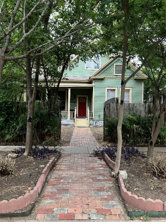 view of front of property featuring a porch