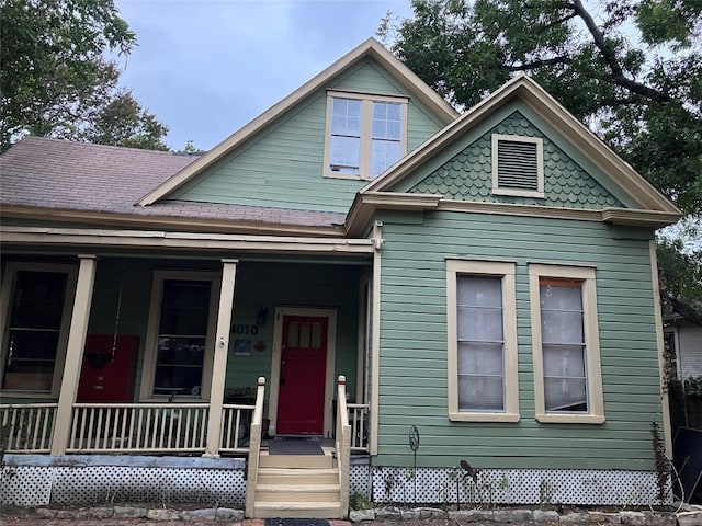 view of front facade featuring a porch