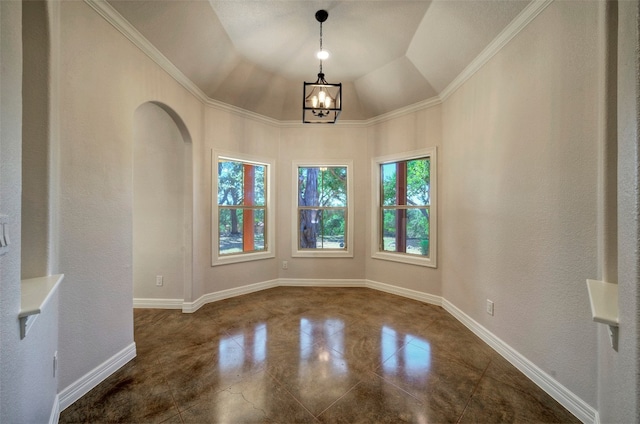 spare room with vaulted ceiling, an inviting chandelier, and ornamental molding