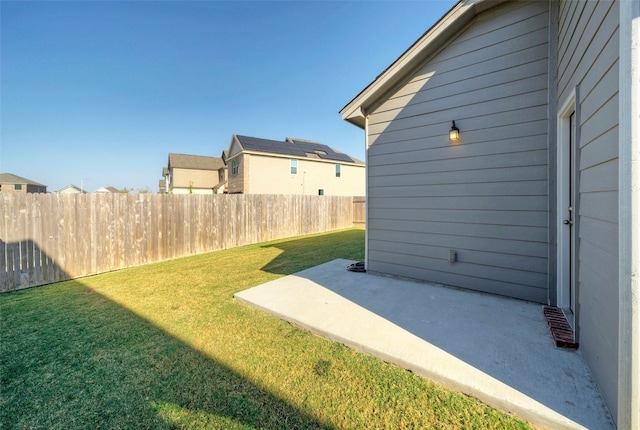 view of yard featuring a patio area