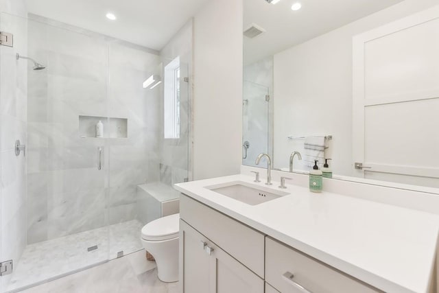 501 Delayne Dr, Austin, TX 78737 - full bath featuring a shower stall, vanity, and recessed lighting