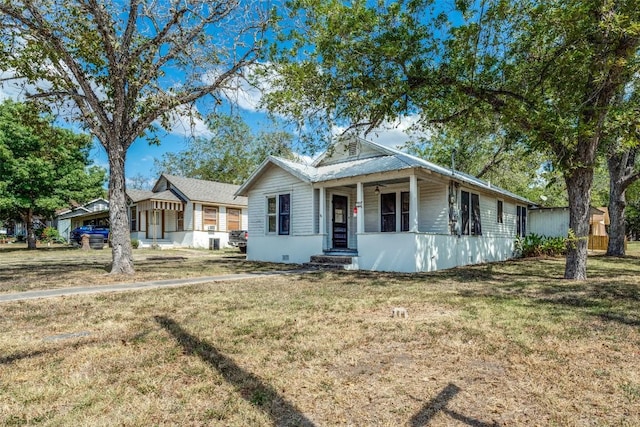1504 Saint Peter St, Gonzales, TX 78629 - ranch-style home featuring a front yard