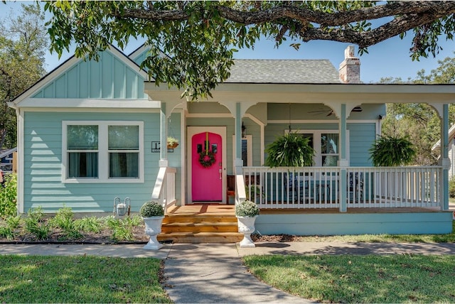 view of front of house featuring a porch