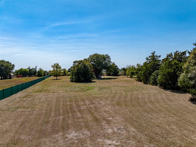 view of yard featuring a rural view