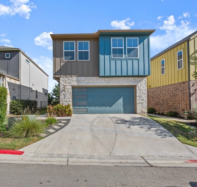 view of front facade featuring a garage