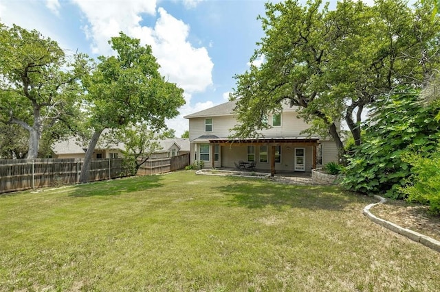 view of yard featuring a patio