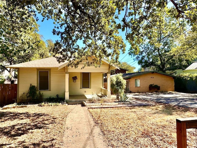 view of front of house featuring a porch