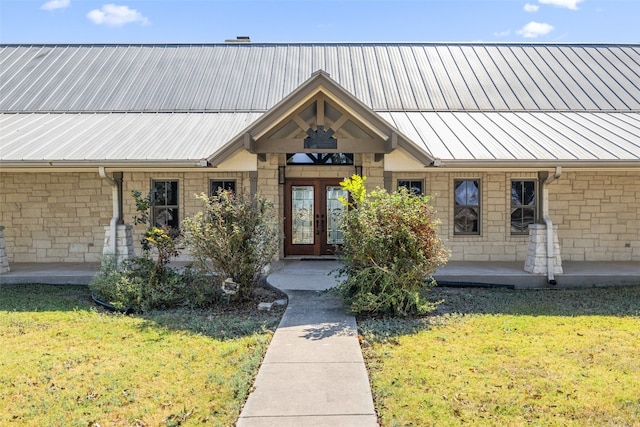 view of property featuring a front yard