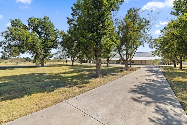 exterior space featuring a lawn