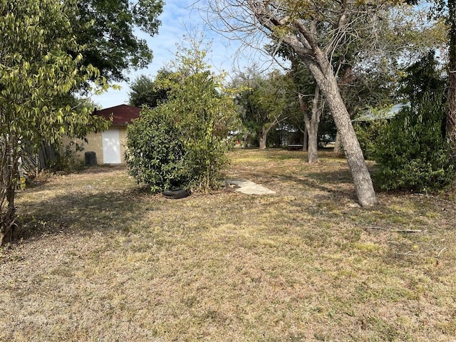 1133 W Bell St, Bartlett, TX 76511 - view of yard