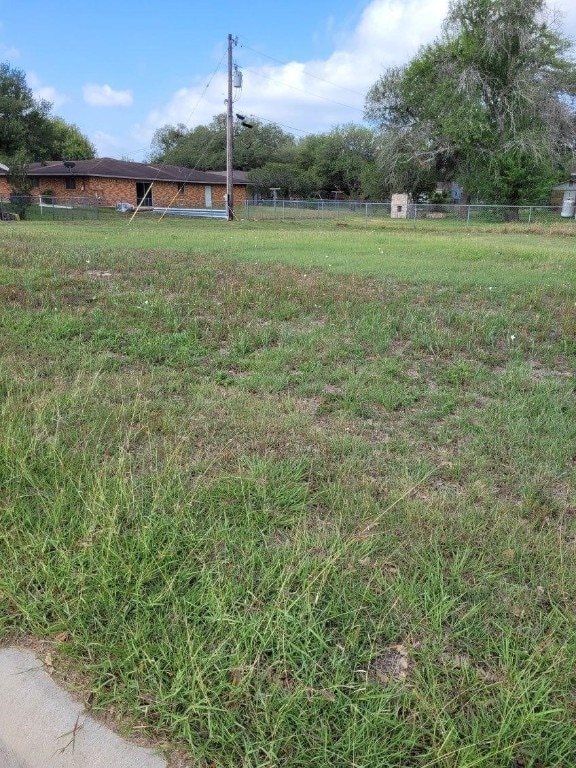 714 Oakland Ave, Gonzales TX, 78629 land for sale