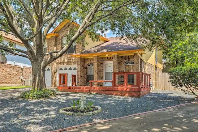 view of front of property featuring covered porch