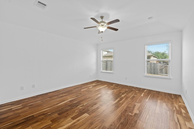 unfurnished room featuring wood-type flooring and ceiling fan