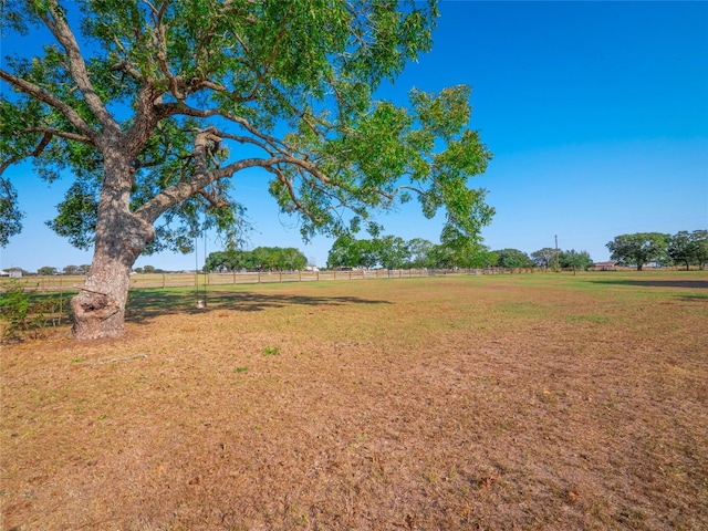 view of yard featuring a rural view