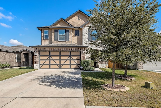 craftsman house featuring a front lawn and a garage