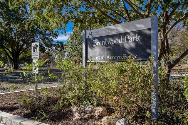 view of community / neighborhood sign