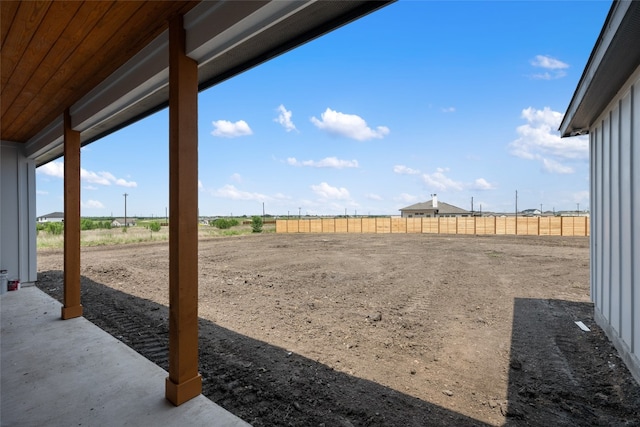 view of yard featuring a rural view