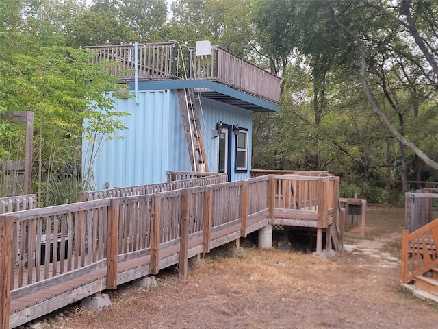 deck with central air condition unit