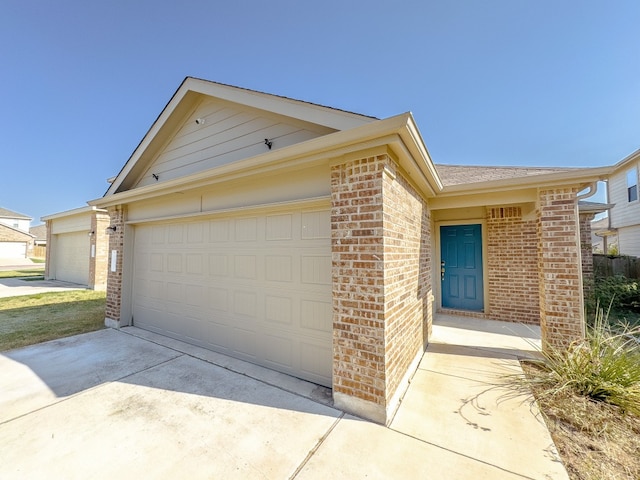 view of front facade featuring a garage