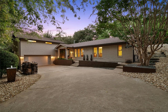 view of front facade featuring a garage