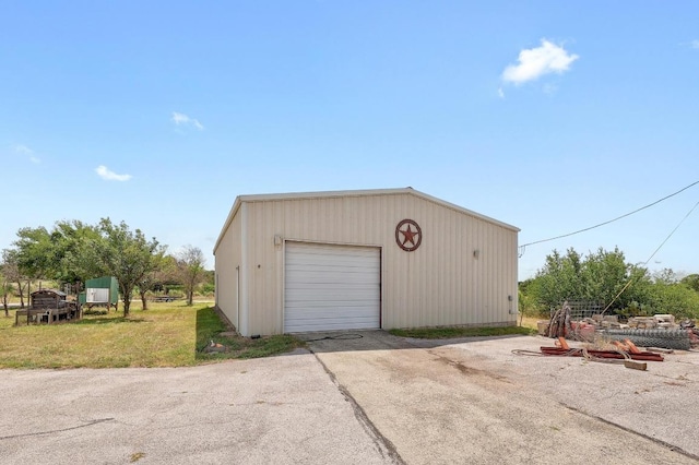 1900 County Road 245, Georgetown, TX 78633 - detached garage with asphalt driveway