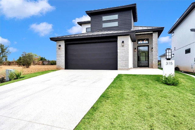 view of front of home with a front lawn