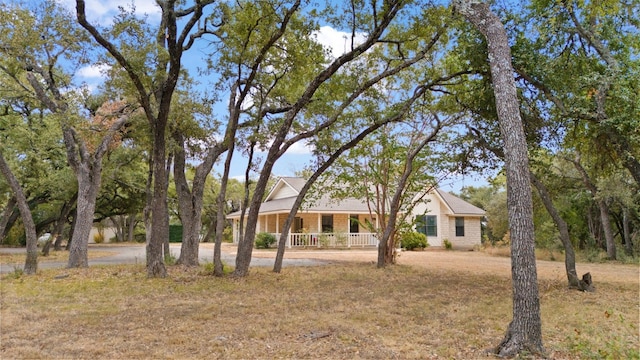 view of front of property featuring a porch