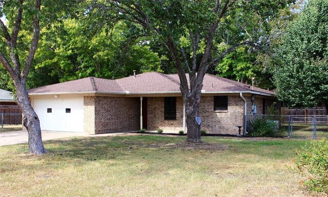 ranch-style home with a front yard