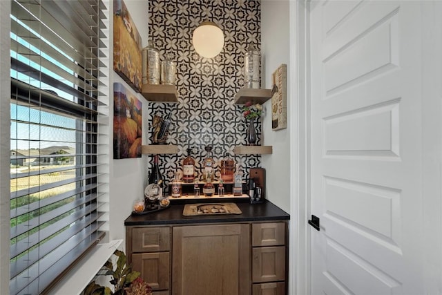 505 John Price St, Blanco, TX 78606 - view of indoor dry bar